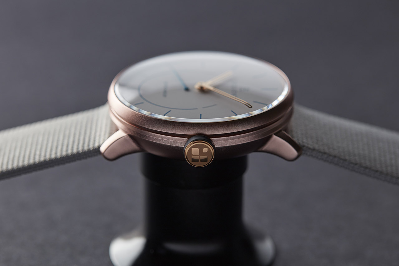 Sequent SuperCharger2:無線充電手表-復刻表