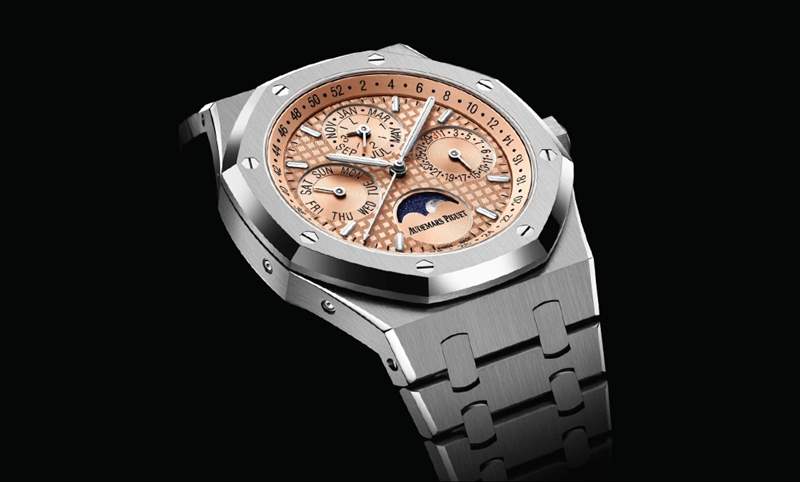 鮭魚面、鈦金屬表殼！愛彼皇家橡樹萬年歷限量版走出日本，全球發(fā)行-復(fù)刻表