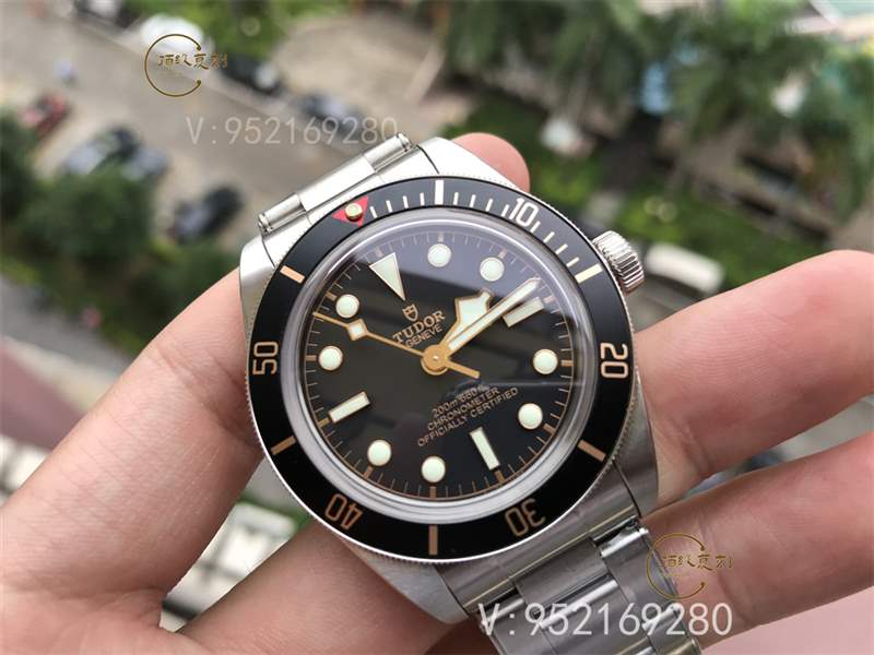 ZF廠帝舵碧灣M79030N腕表頂級復(fù)刻版本對比正品怎么樣-復(fù)刻表