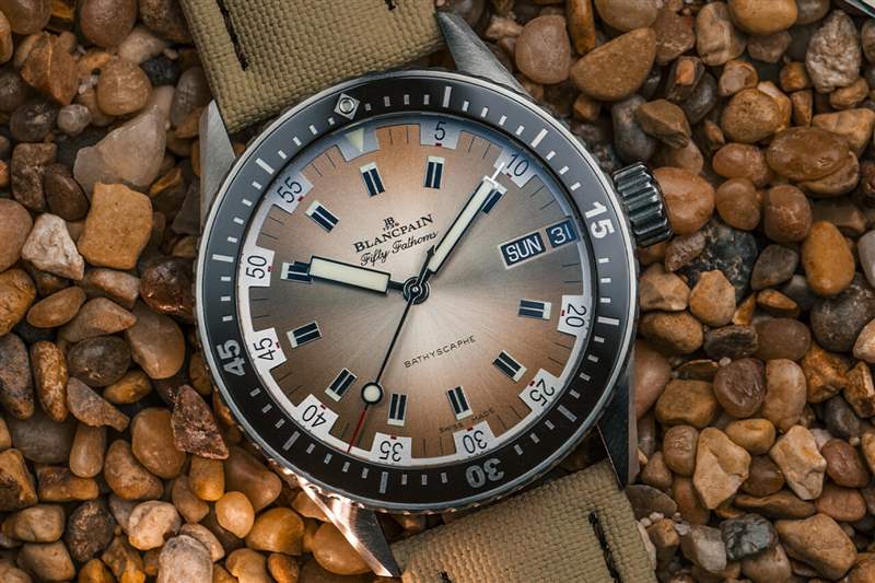 寶珀五十噚5052深海潛水艇Day Date Desert-復刻表