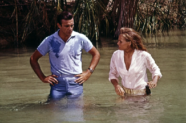 看電影肖恩康納利起源于詹姆斯邦德戴著勞力士潛艇參考的角色。6538在'博士。不'-復(fù)刻表