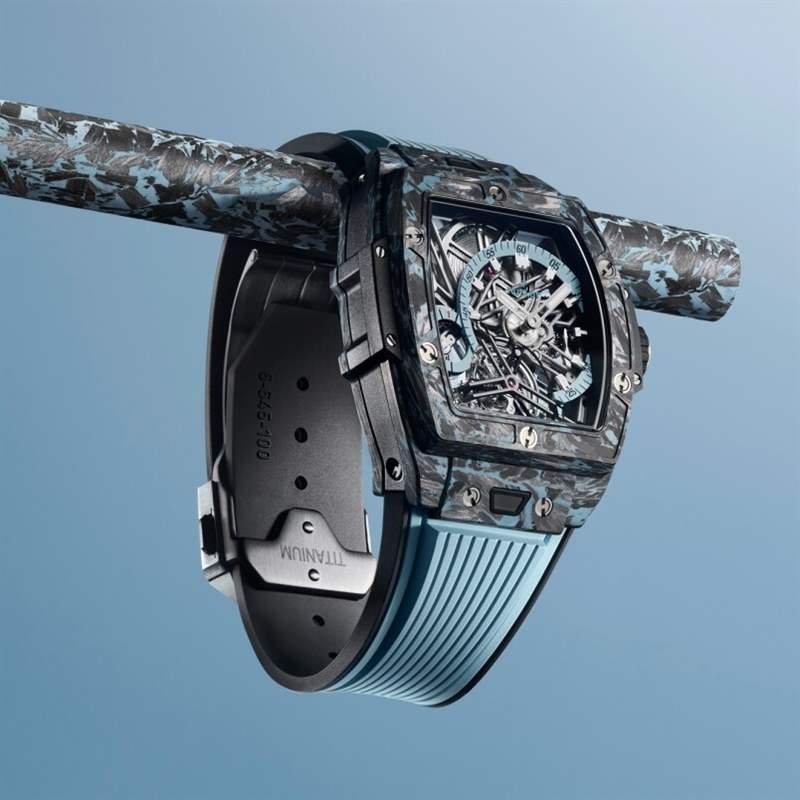 Spirit of Big Bang Tourbillon 5-Day Power Reserve Sky Blue Carbon 宇舶2023最新腕表|多款Classic Fusion Original、Big Bang 、Spirit of Big Bang型格登場(chǎng)-復(fù)刻表